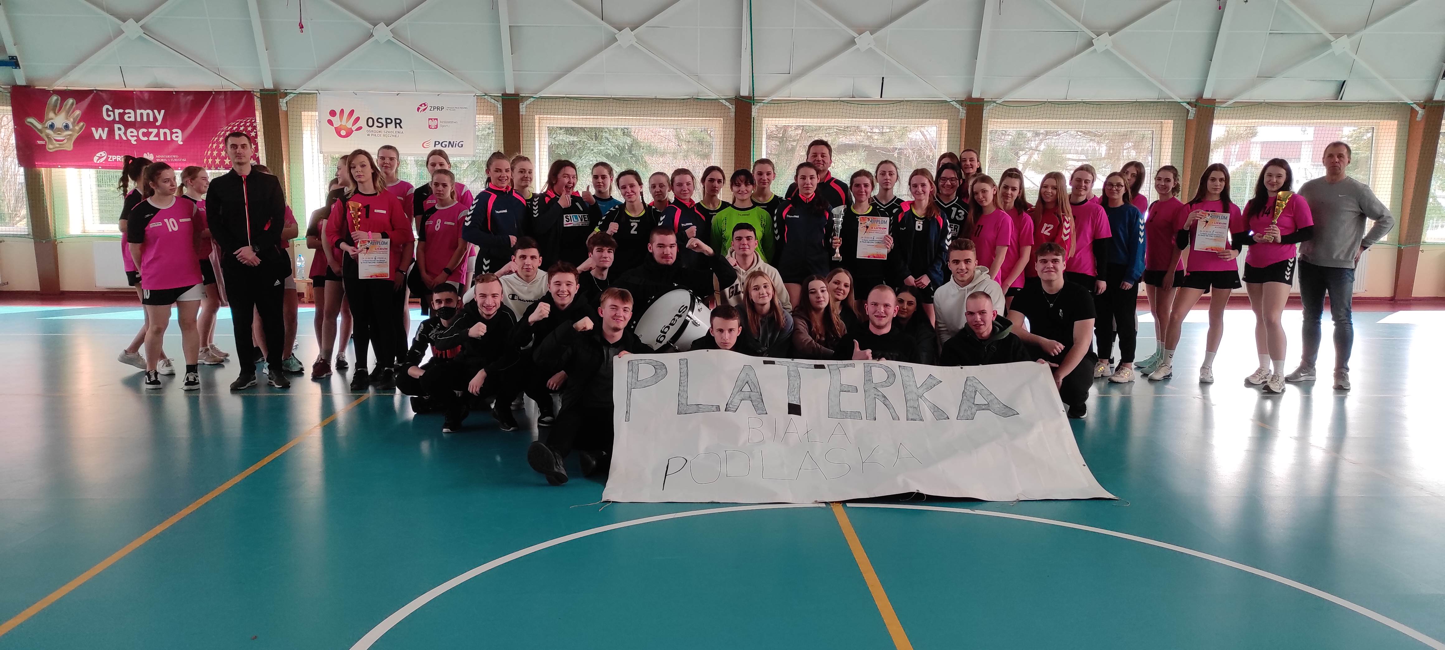 Piłkarki ręczne z „Kościuszki” najlepsze w Rejonie